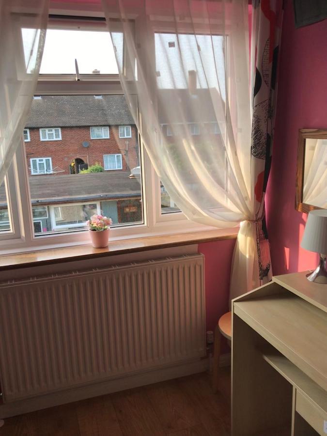 Becontreelodge Dagenham Bagian luar foto