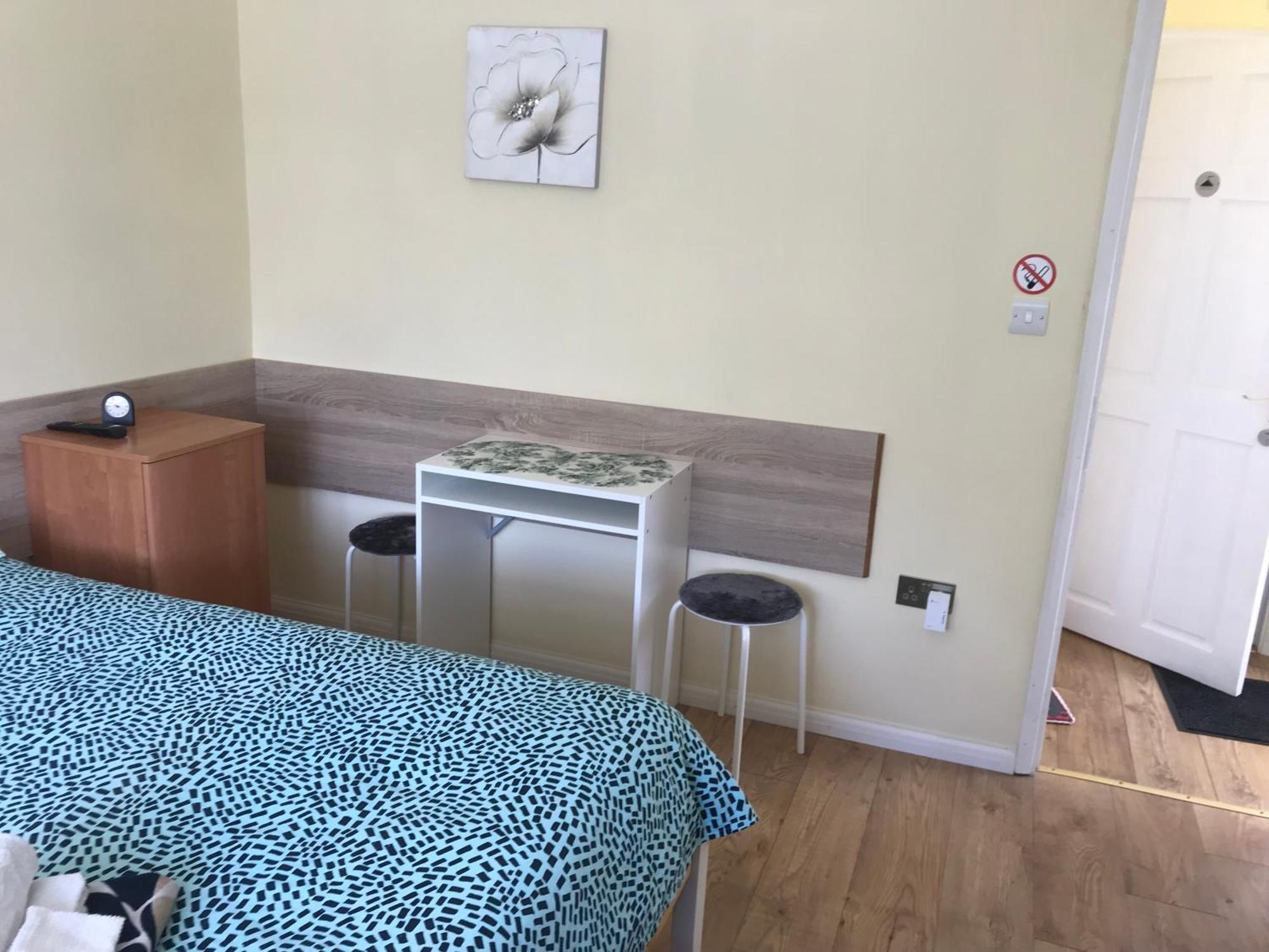 Becontreelodge Dagenham Bagian luar foto