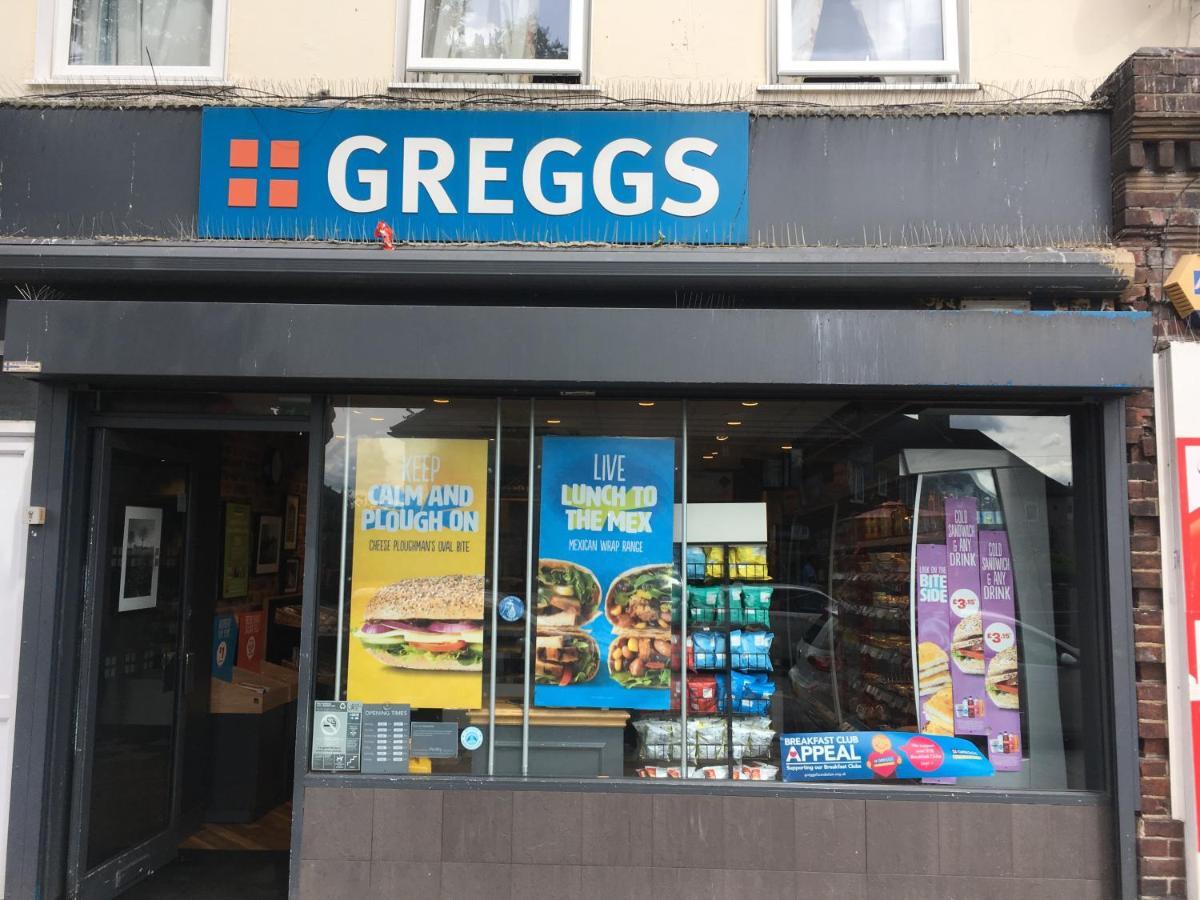 Becontreelodge Dagenham Bagian luar foto